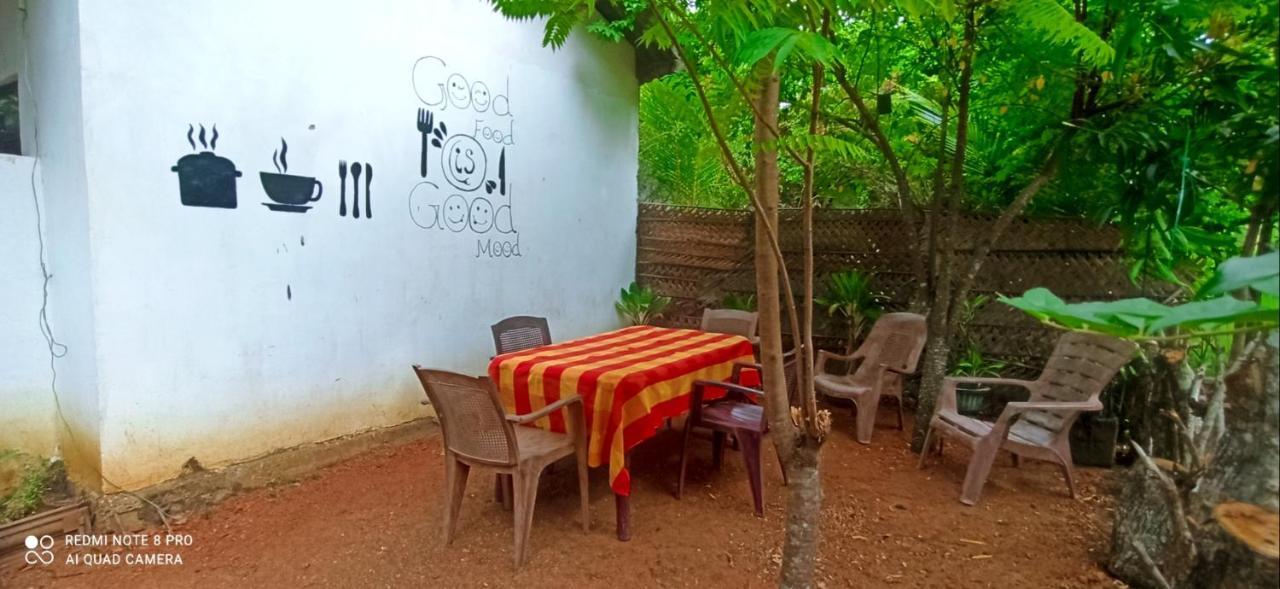 Sigiri Picaso Home Stay Sigiriya Esterno foto