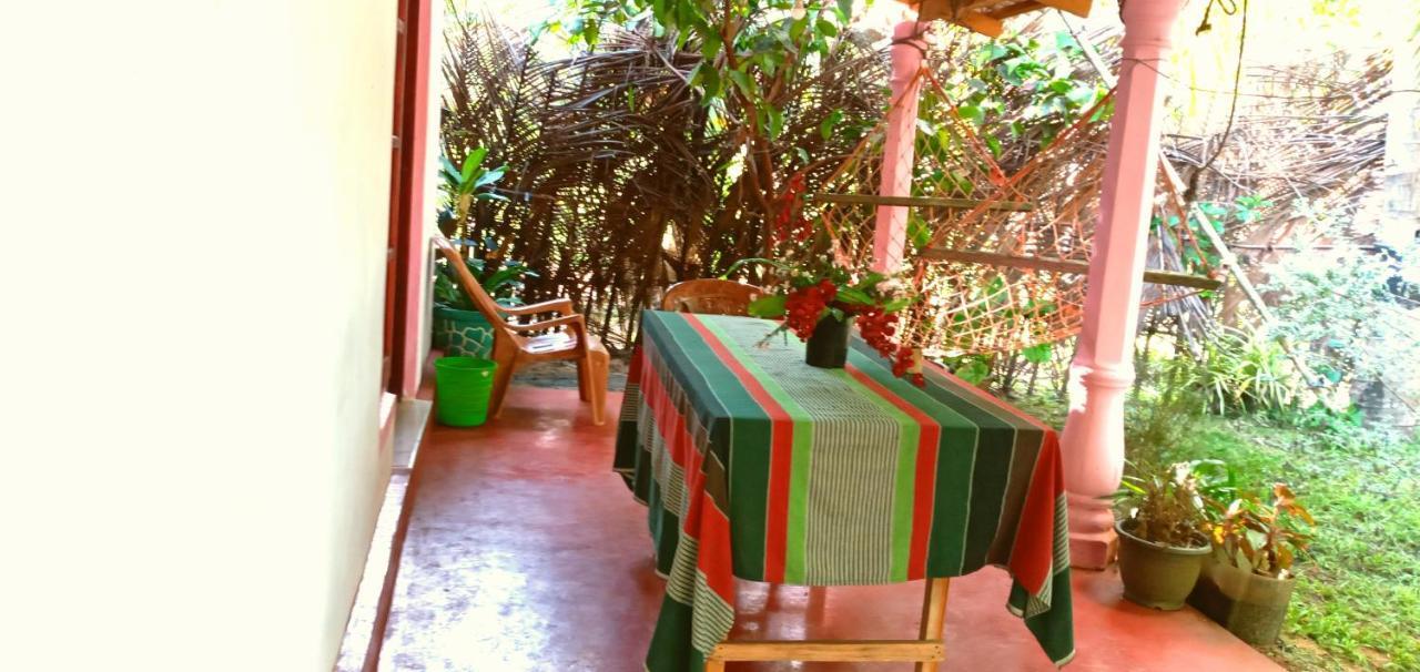Sigiri Picaso Home Stay Sigiriya Esterno foto